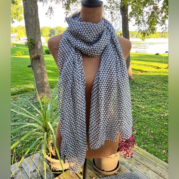 Apt. 9 Monochrome Geometric Black and White Scarf - Picture 1 of 5